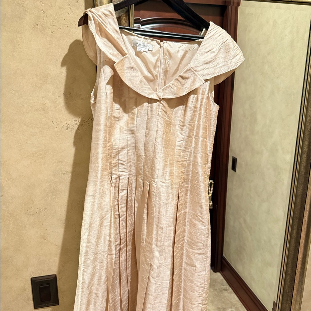 Elegant Cream Sleeveless Dress